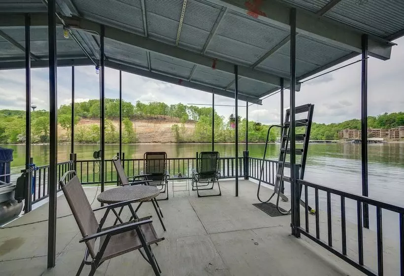 Private Dock: Waterfront Gem On Lake Of The Ozarks