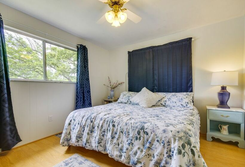 Private Dock: Waterfront Gem On Lake Of The Ozarks