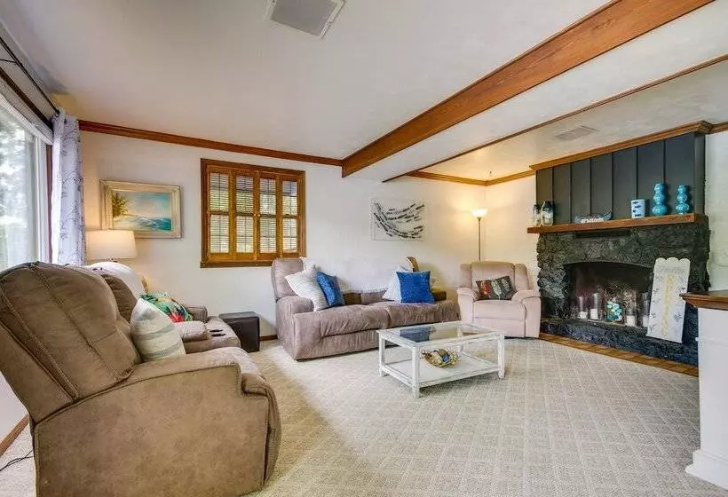 Private Dock: Waterfront Gem On Lake Of The Ozarks