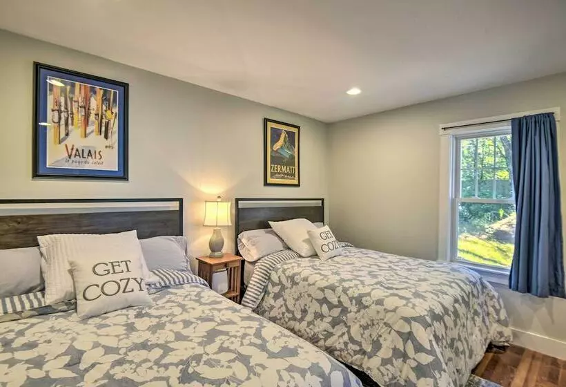 New London Cottage W/ Grill, Lake & Beach Access