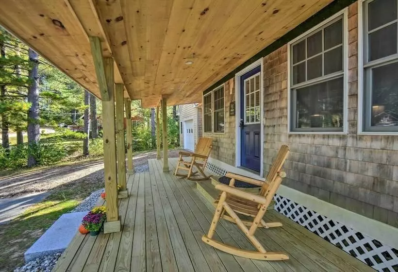 New London Cottage W/ Grill, Lake & Beach Access