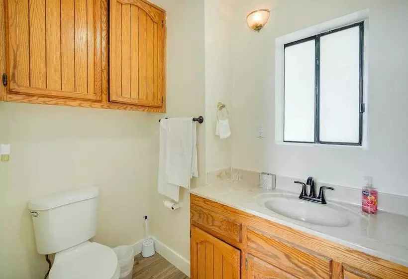 All Season Crestline Escape   2 Mi To Lake!