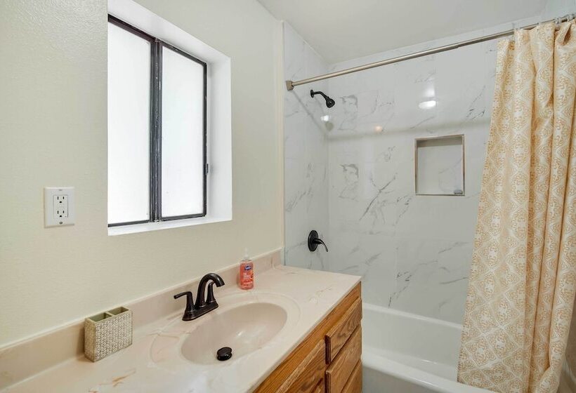 All Season Crestline Escape 2 Mi To Lake!