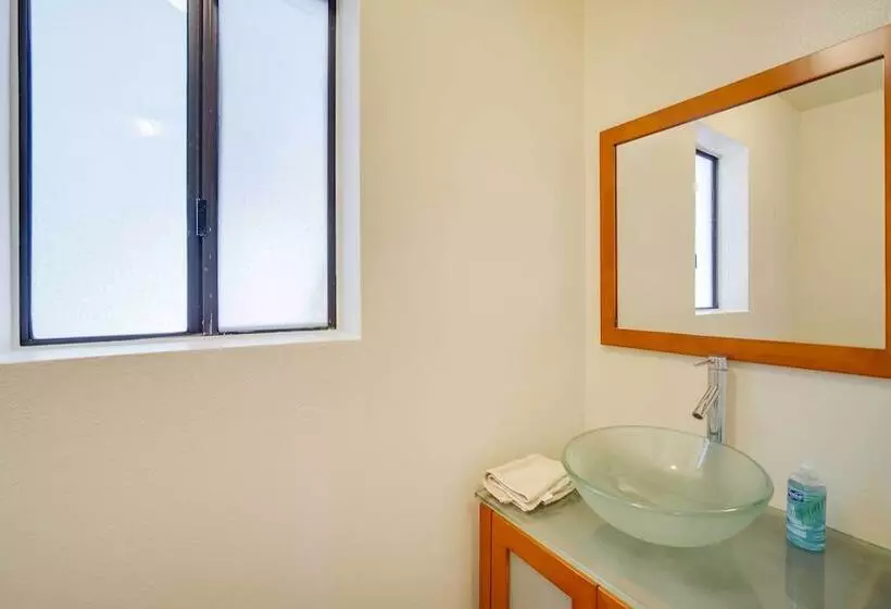 All Season Crestline Escape   2 Mi To Lake!