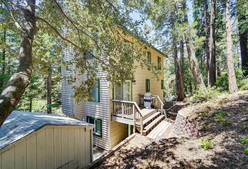 All Season Crestline Escape   2 Mi To Lake!