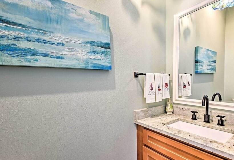 Anna Maria Island Escape, Walk To Beaches!