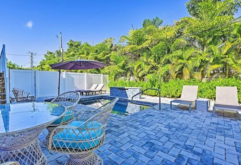 Anna Maria Island Escape, Walk To Beaches!