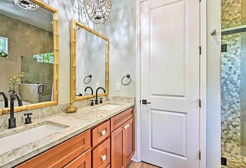 Anna Maria Island Escape, Walk To Beaches!