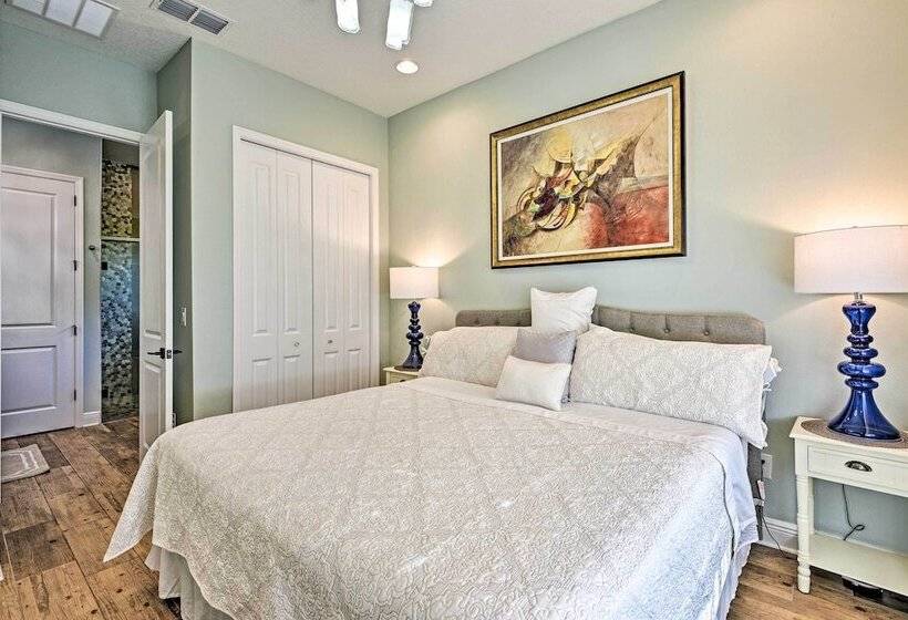 Anna Maria Island Escape, Walk To Beaches!