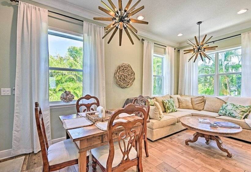 Anna Maria Island Escape, Walk To Beaches!