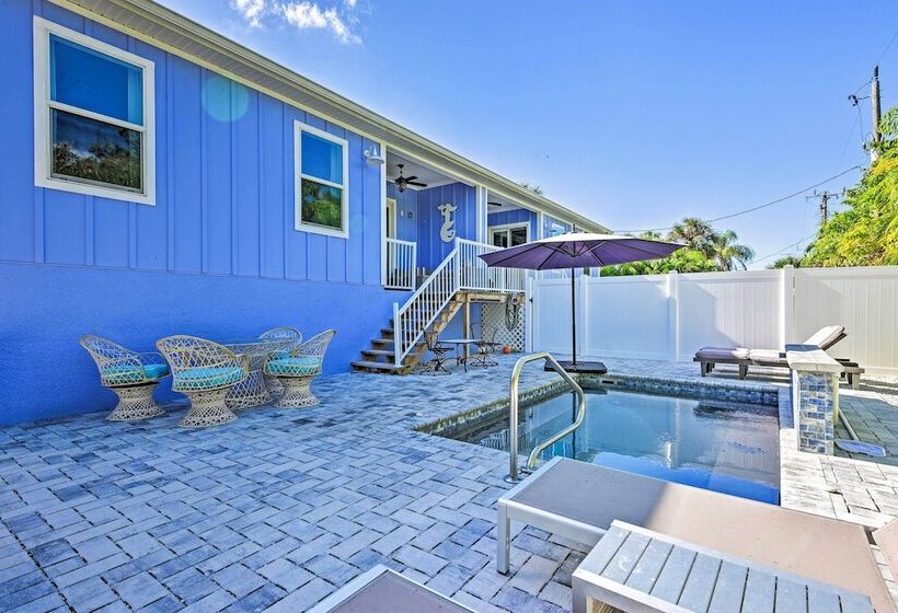 Anna Maria Island Escape, Walk To Beaches!