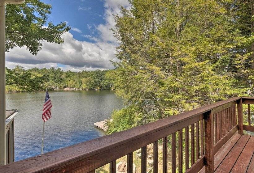 Beautiful Lakeside Milford Family Home & Deck