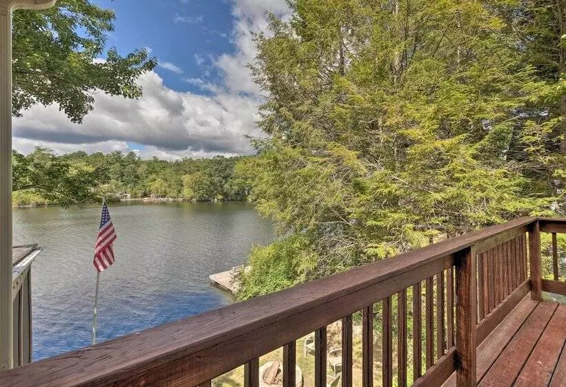 Beautiful Lakeside Milford Family Home & Deck