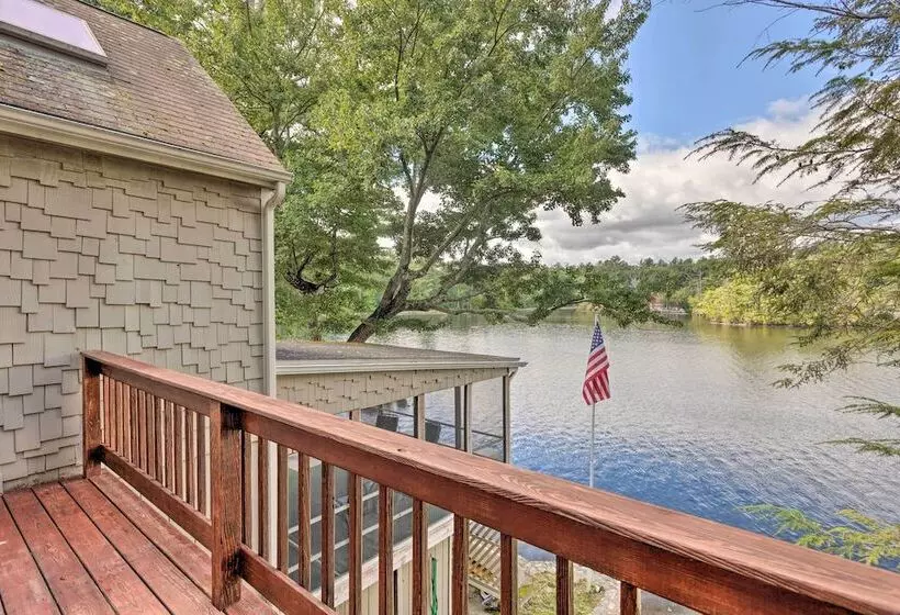 Beautiful Lakeside Milford Family Home & Deck