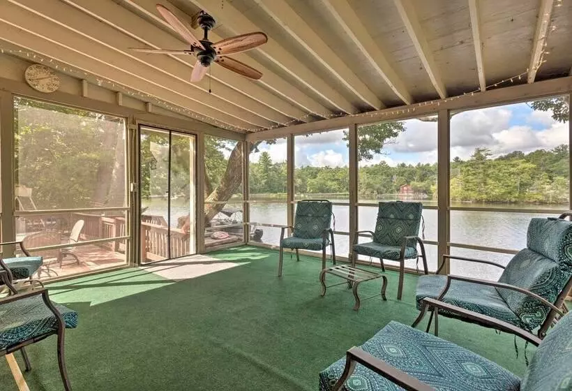 Beautiful Lakeside Milford Family Home & Deck