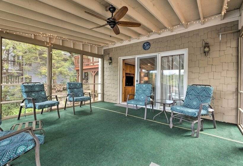 Beautiful Lakeside Milford Family Home & Deck