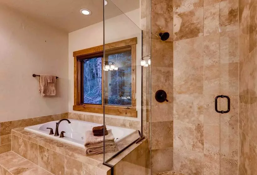 Breckenridge Home W/ Deck + Hot Tub Near Skiing!