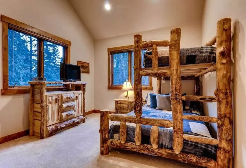 Breckenridge Home W/ Deck + Hot Tub Near Skiing!