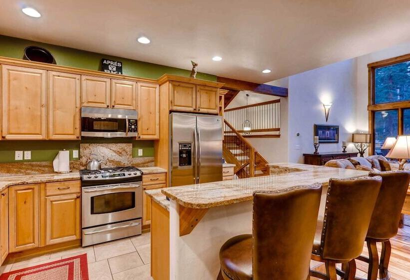 Breckenridge Home W/ Deck + Hot Tub Near Skiing!