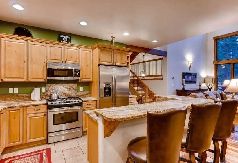 Breckenridge Home W/ Deck + Hot Tub Near Skiing!