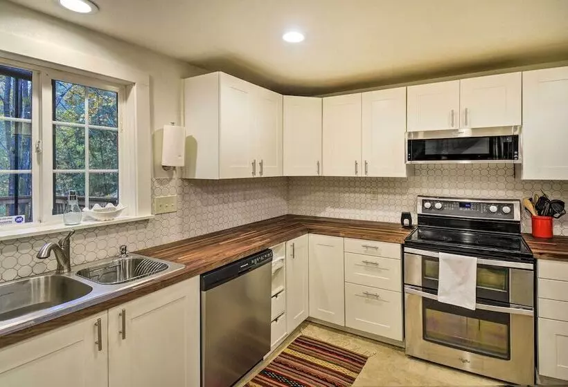 Cabin W/ Hot Tub, 25 Mi To Olympic Nat L Park