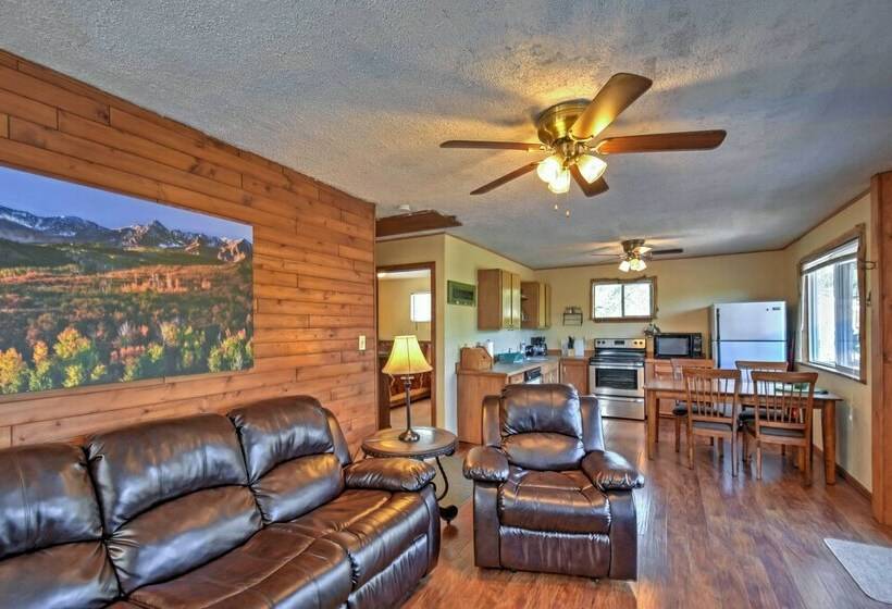 Cabin W/ Mtn Views   5 Mi To Mueller State Park!