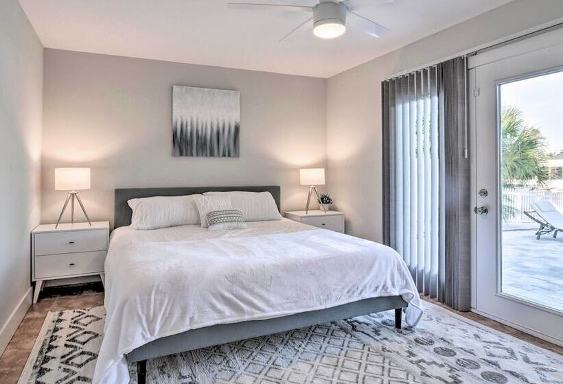 Canal Front Bradenton  Caribbean Retreat  W/ Pool