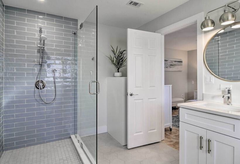 Canal Front Bradenton  Caribbean Retreat  W/ Pool