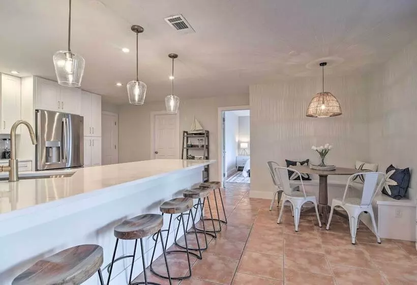 Canal Front Bradenton  Caribbean Retreat  W/ Pool