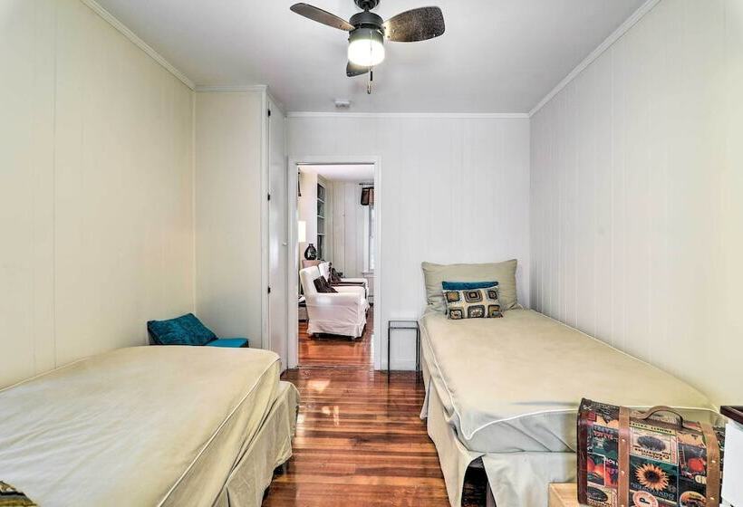 Charming East Falmouth Home W/ Hot Tub!