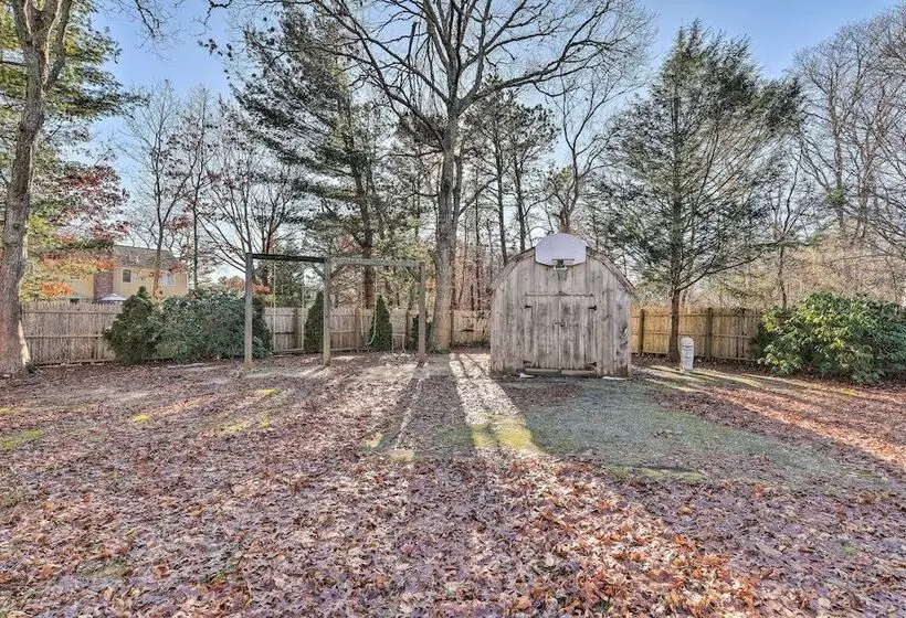 Charming East Falmouth Home W/ Hot Tub!