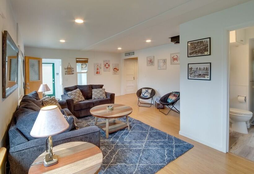 Charming Gold Beach Home < 1 Mi To Rogue River!