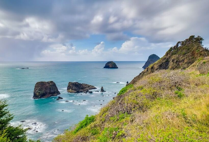 Charming Gold Beach Home < 1 Mi To Rogue River!