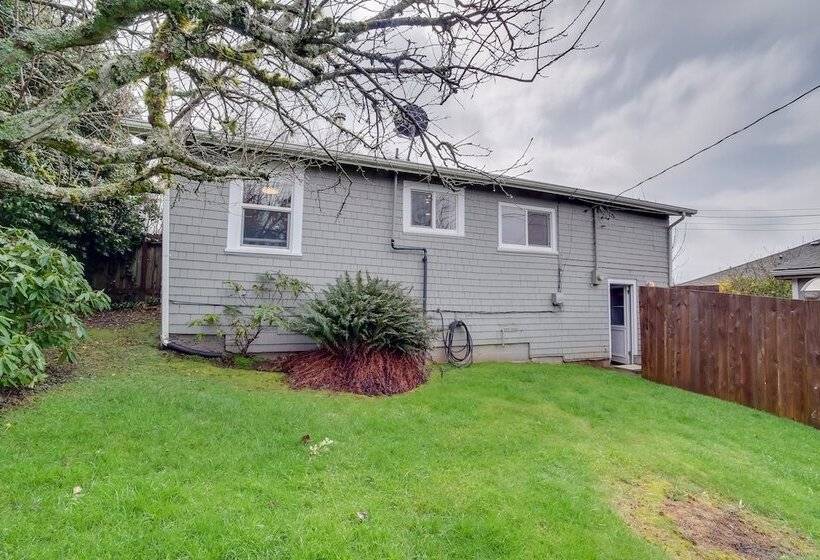 Charming Gold Beach Home < 1 Mi To Rogue River!