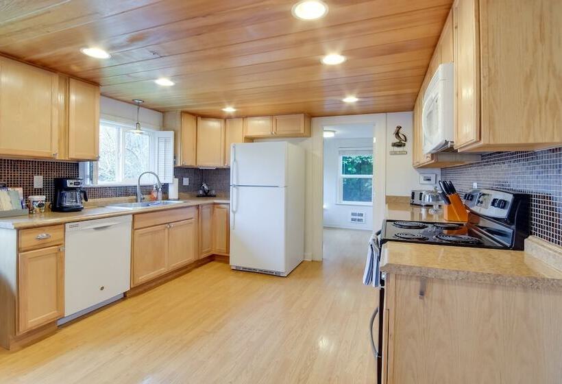 Charming Gold Beach Home < 1 Mi To Rogue River!