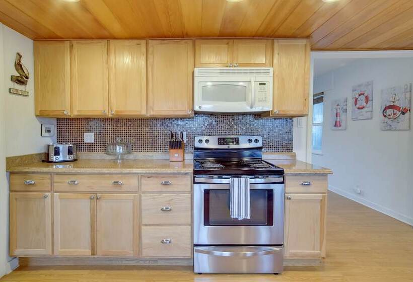 Charming Gold Beach Home < 1 Mi To Rogue River!