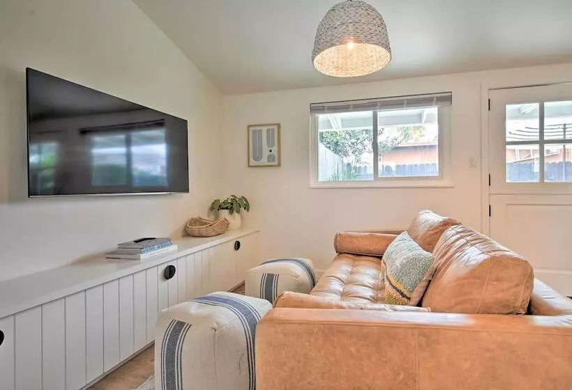 Chic & Central Ventura Home   Walk To Beach!