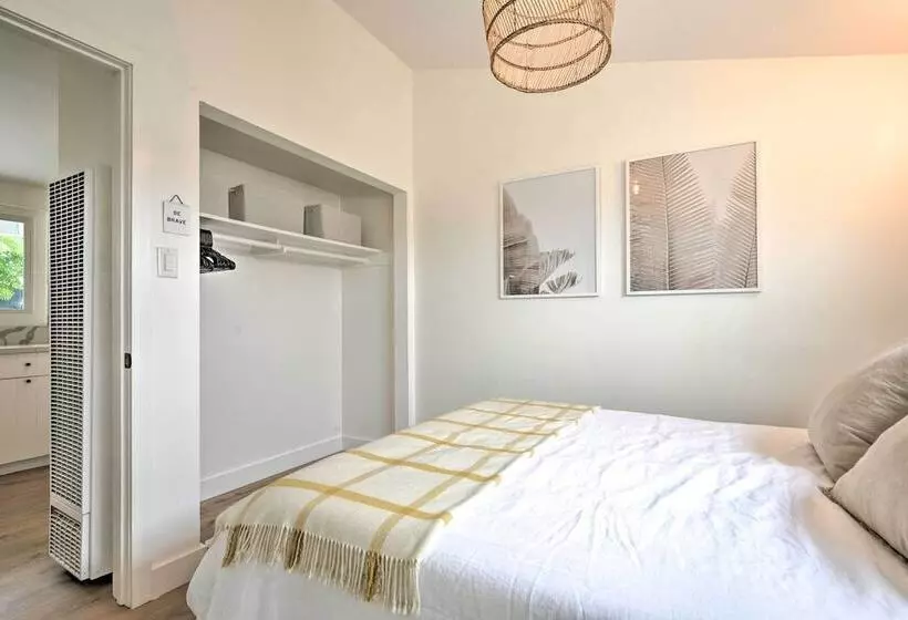 Chic & Central Ventura Home   Walk To Beach!