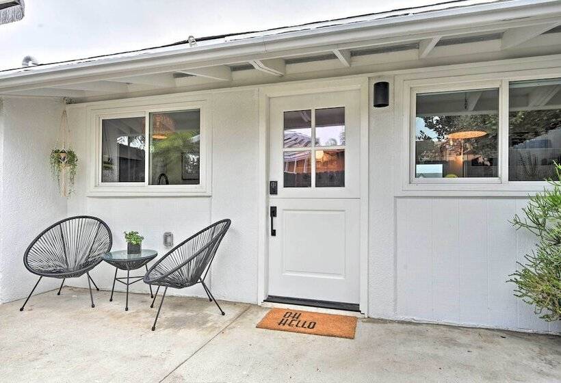 Chic & Central Ventura Home   Walk To Beach!
