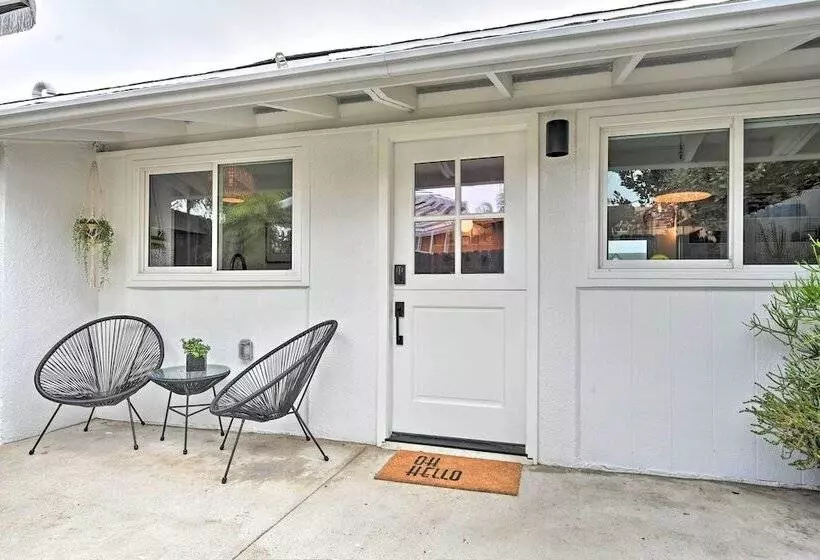 Chic & Central Ventura Home   Walk To Beach!