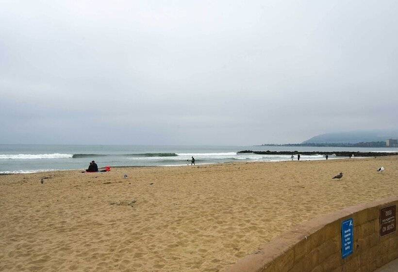 Chic & Central Ventura Home   Walk To Beach!