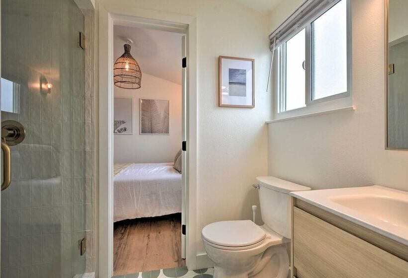 Chic & Central Ventura Home   Walk To Beach!