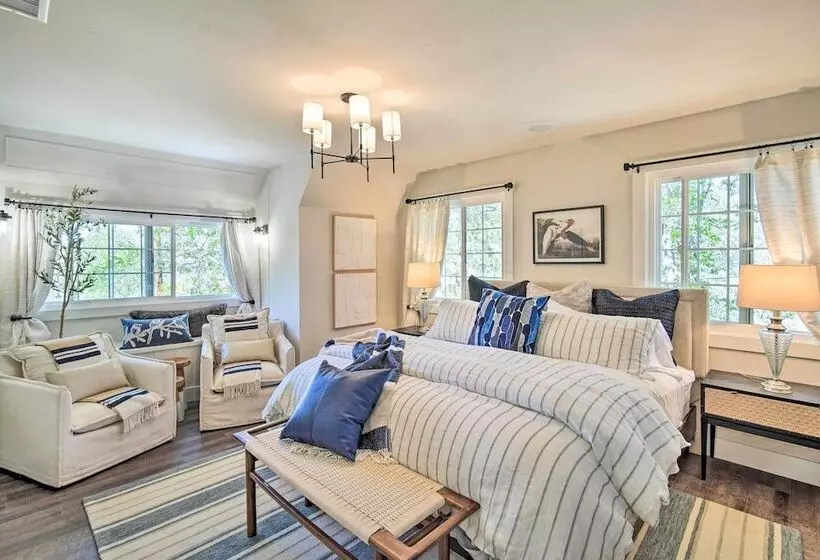 Chic Lake House W/ Furnished Deck & Hot Tub!