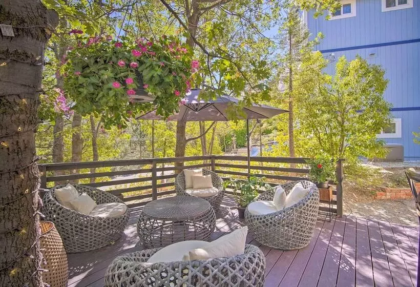 Chic Lake House W/ Furnished Deck & Hot Tub!