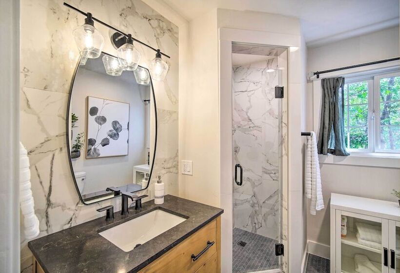 Chic Lake House W/ Furnished Deck & Hot Tub!