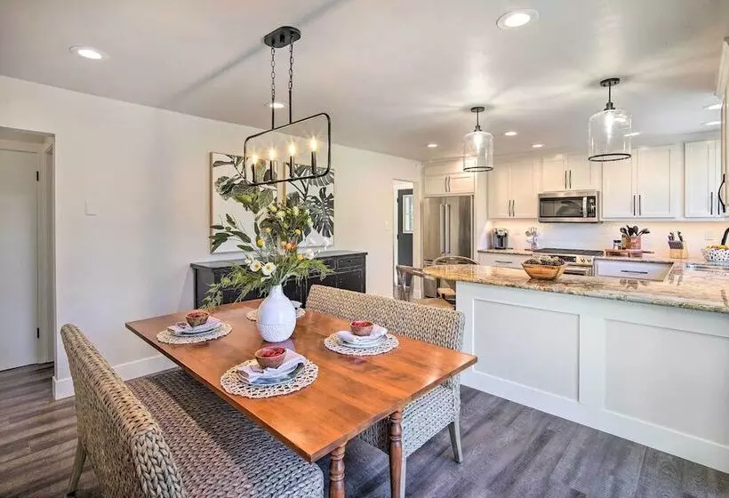 Chic Lake House W/ Furnished Deck & Hot Tub!