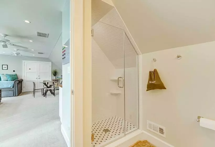 Lakefront Prospect Heights Home: Ice Fish On Site