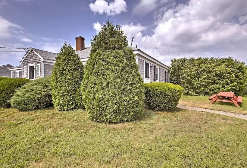 Modern Cape Cod Cottage: Walk To Craigville Beach