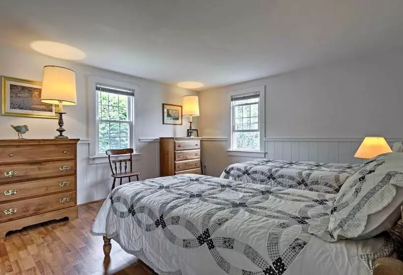 Modern Cape Cod Cottage: Walk To Craigville Beach