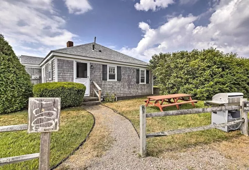 Modern Cape Cod Cottage: Walk To Craigville Beach